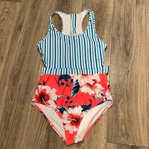 Women’s Cutout One piece Swimsuit